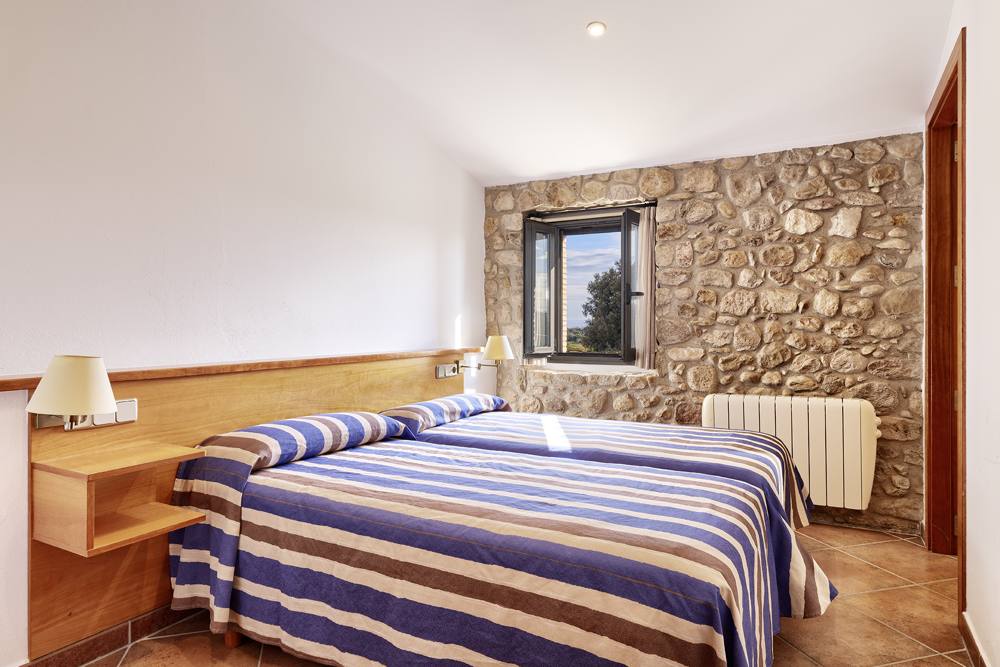 Habitació de dos llits amb vistes